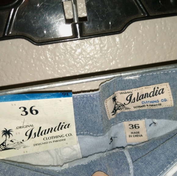 Islandia Clothing Company Shorts - Picture 2 of 3